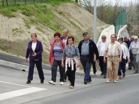 Pohod po novozgrajenih pločnikih 35